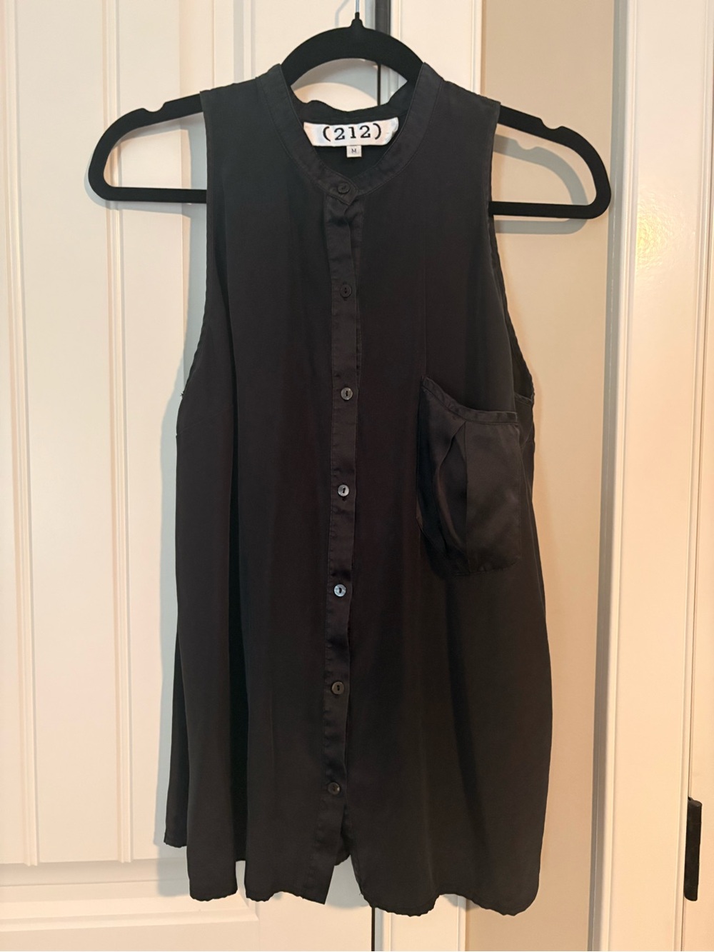 212 100% Silk Black Sleeveless Button-Front Women's Top
